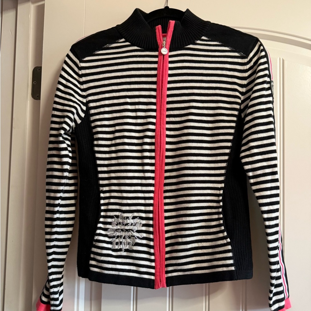 Daily sports Black & White Striped sweater with Pink Zip